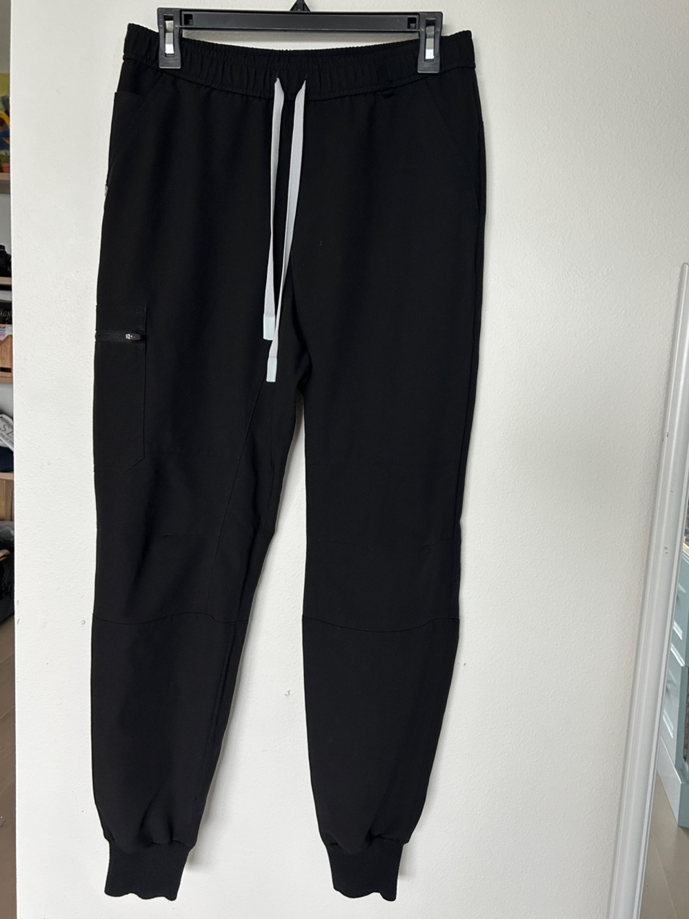 Figs women’s Black Jogger Pants with White Drawstring size small